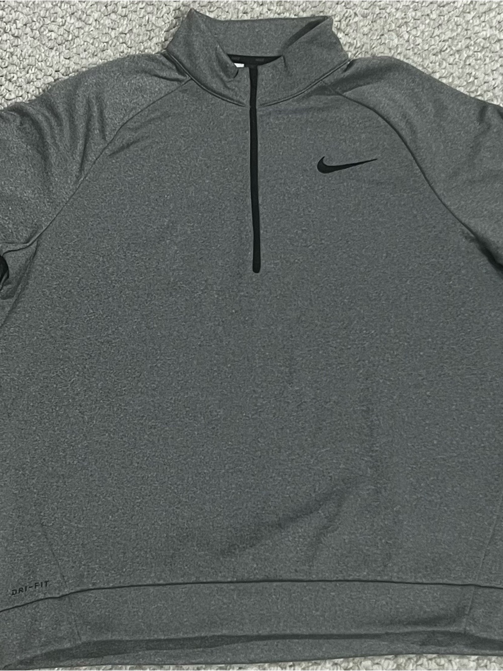 Nike Men’s Dark Gray Half-Zip Athletic Pullover